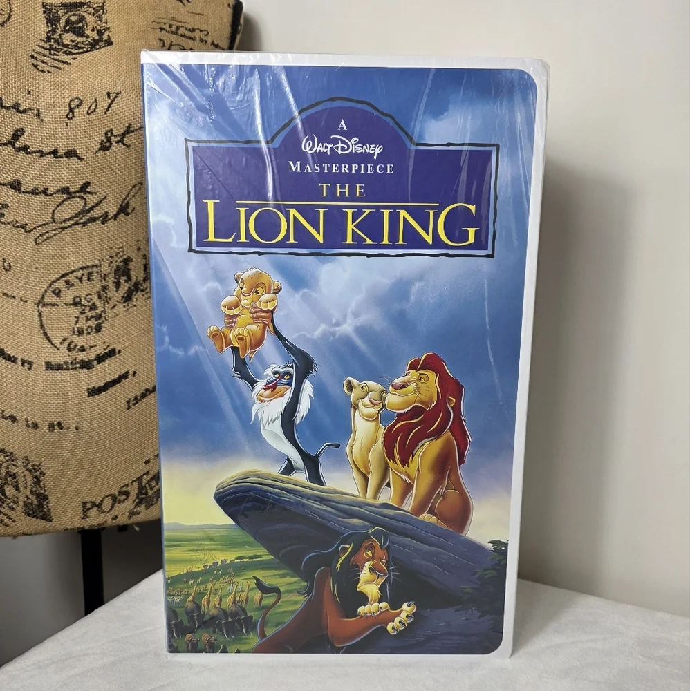 Disney Lion King Classic Retro VHS Boxed Silk Touch Throw 50in X 70in